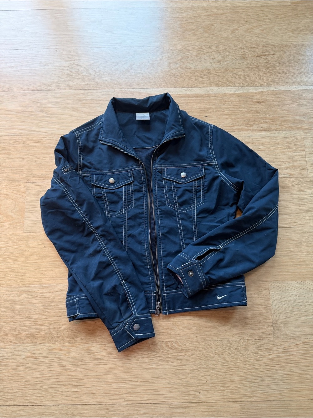 Vintage Nike Women’s  Dark Navy Lightweight Zip Jacket